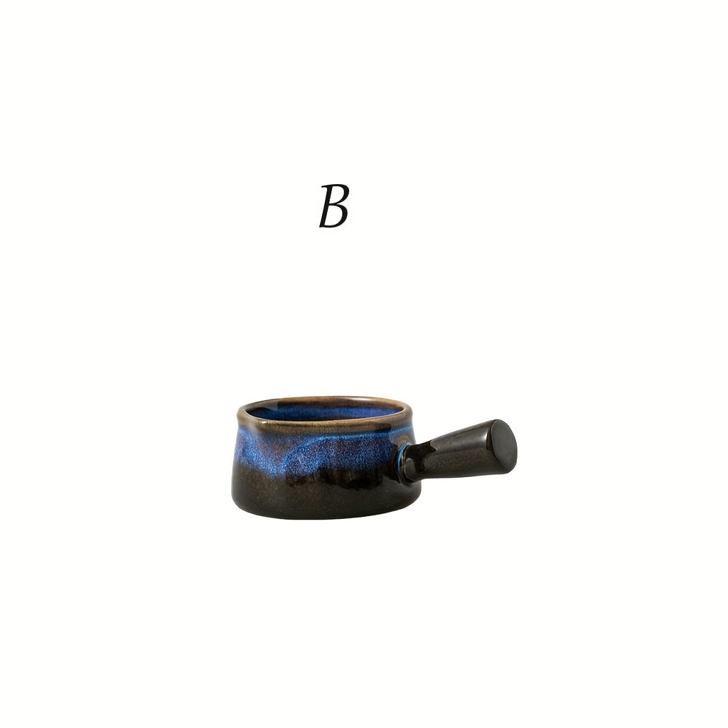 Esta Versátil Taça de Cerâmica para Molhos é Coada a Altas Temperaturas e Tem um Acabamento Brilhante. Pode Acomodar até 20ml, Tornando-a Perfeita para Óleos, Vinagres, Molhos de Soja e Diferentes Tipos de Molhos.
